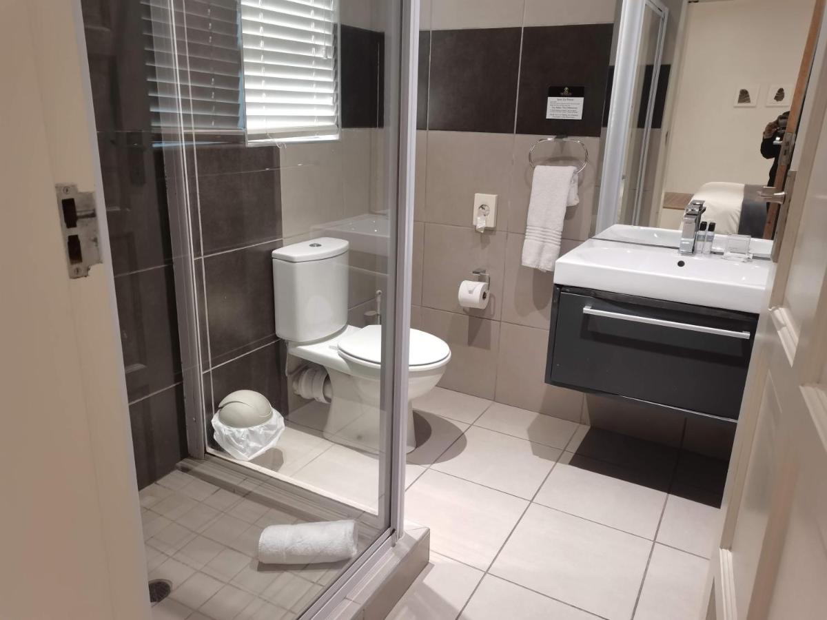 The Paralian Exclusive Guest House East London Ngoại thất bức ảnh